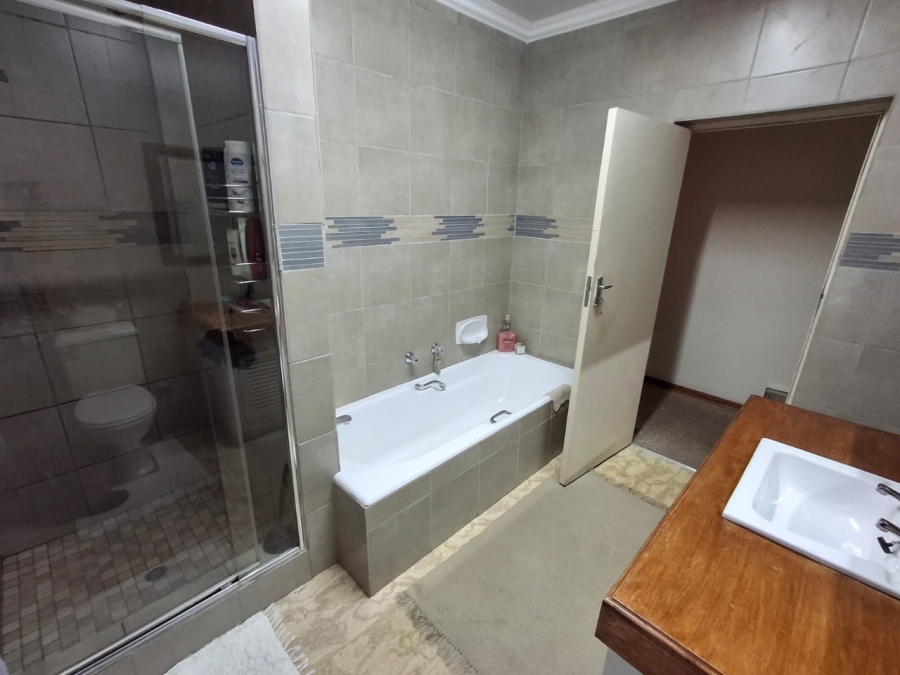 4 Bedroom Property for Sale in Vaalpark Free State